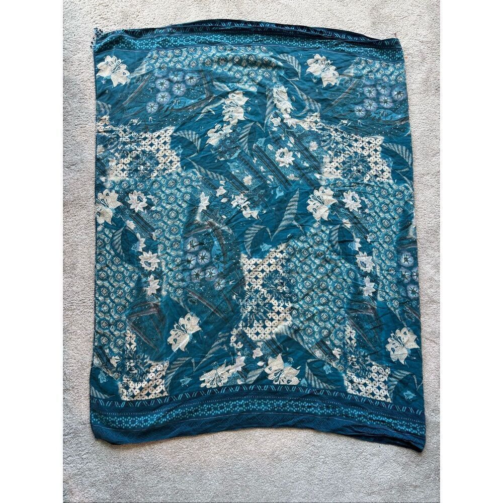 NWOT luxury 100% silk scarf beautiful blues A3